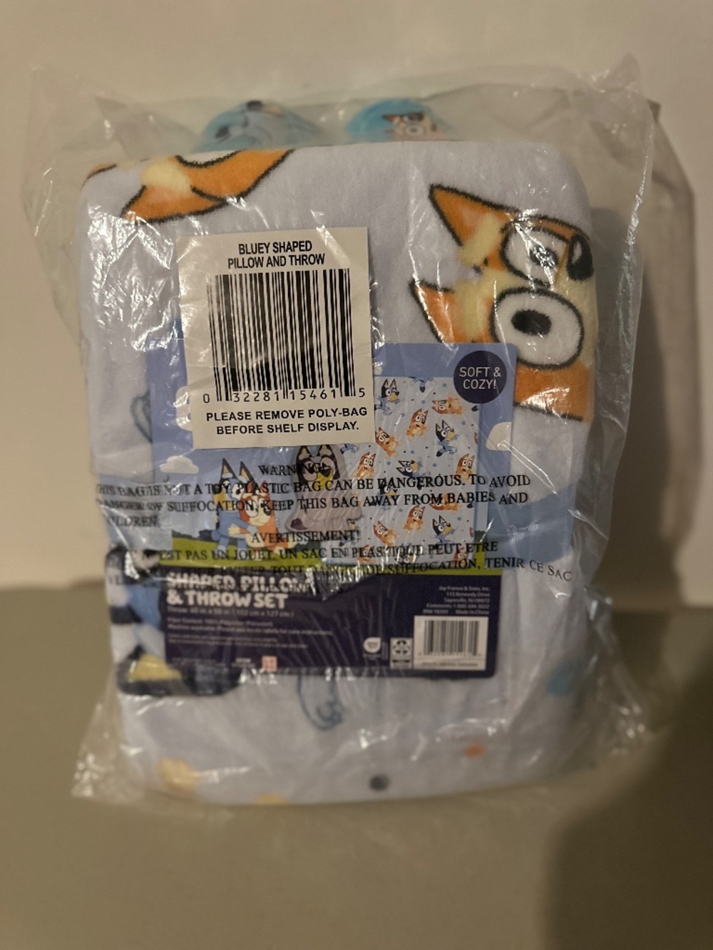 BLUEY SET Pillow + Throw NWT - Picture 3 of 3